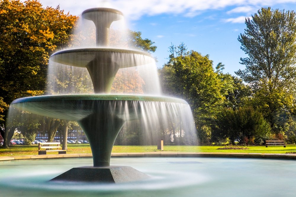 The,three,tiered,fountain,in,scunthorpe,central,park,with,long